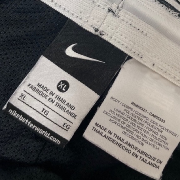 Nike Wome's Athletic Shorts Black White Dri fit Gym Running Track Shorts Size XL - Picture 6 of 13